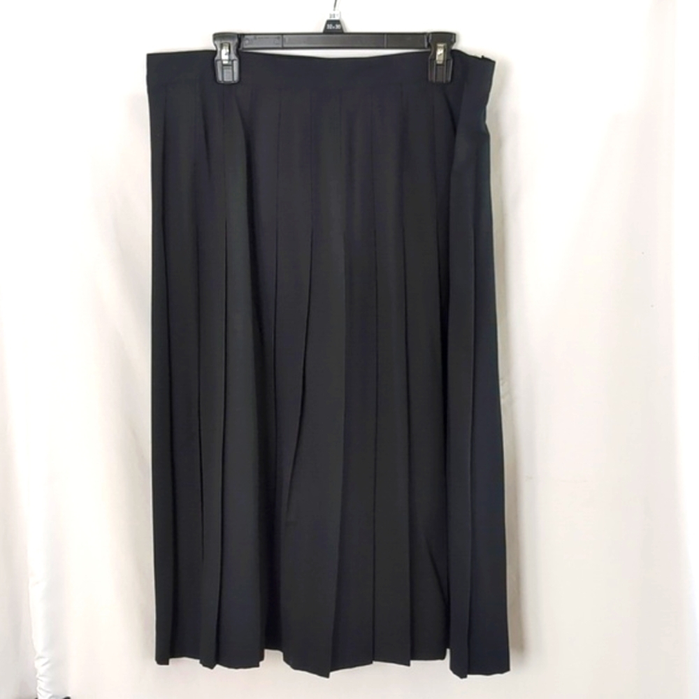 Women's Navy Blue Pleated Skirt
